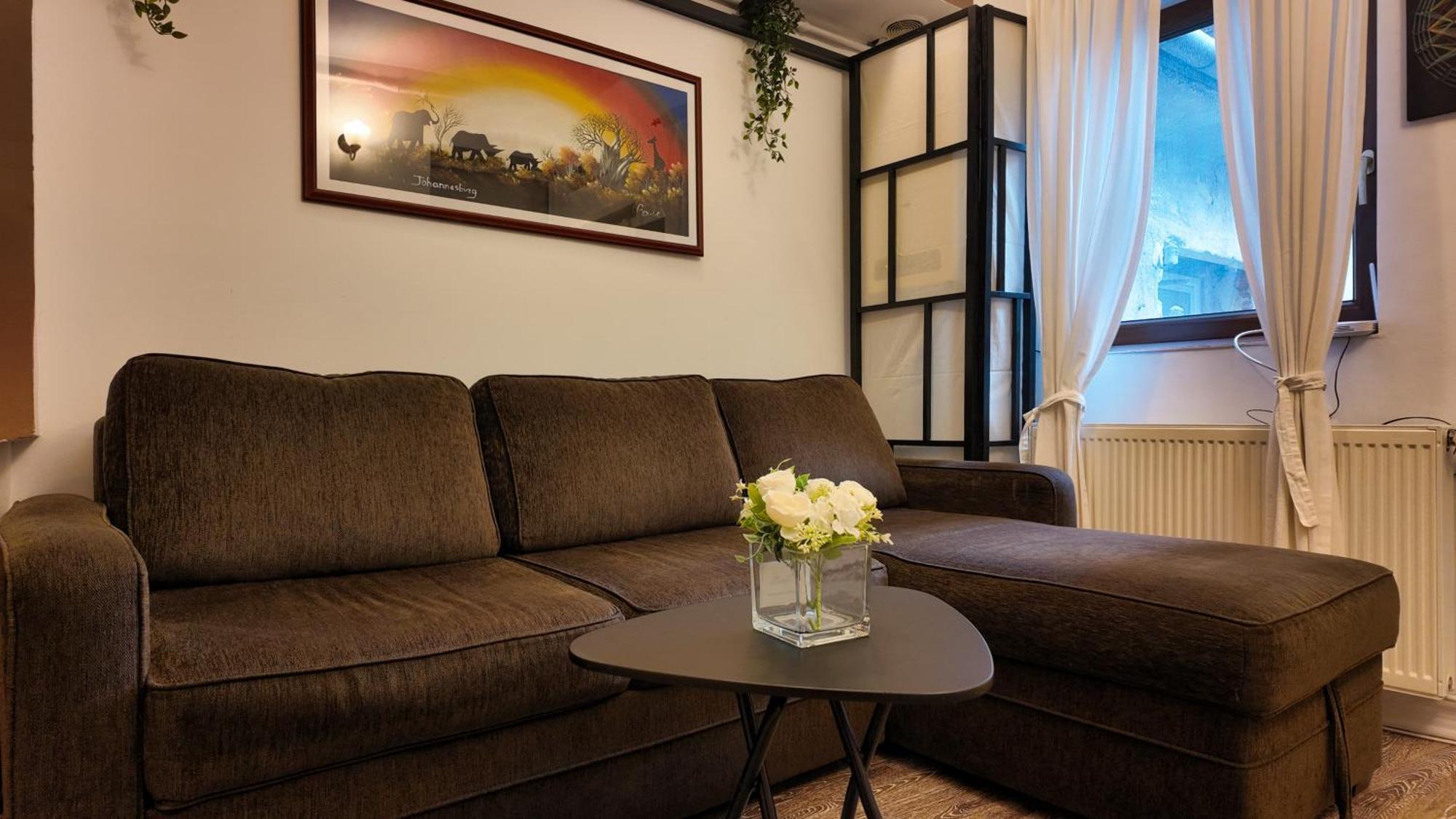 Intimo Oldtown Romantic Apartment Brasov Exterior photo